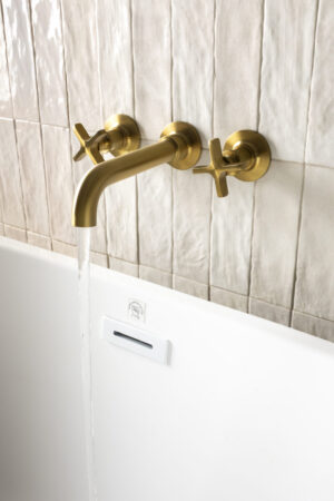 Bathtub gold faucet renovation